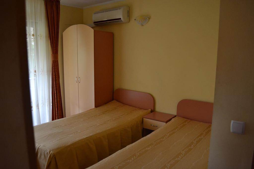Pension Coral Baia Mare Habitación foto